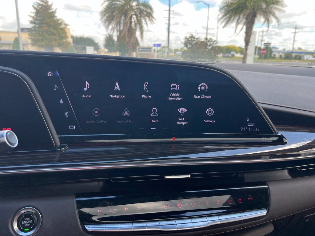 Used 2022 Cadillac Escalade Premium Luxury RWD image 12