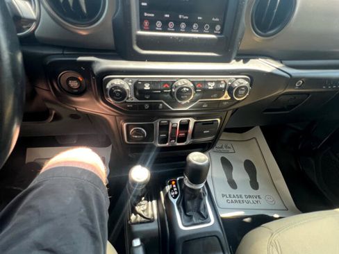 Used 2021 Jeep Wrangler Unlimited Sport image 21