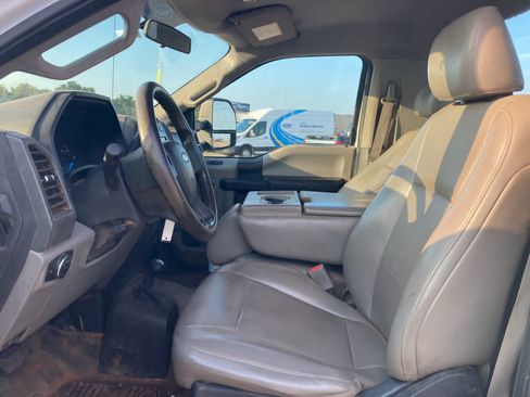 Used 2017 Ford F250 XL w/ Power Equipment Group AWD/4WD image 3