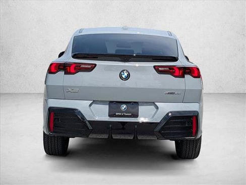New 2026 BMW X2 xDrive28i AWD/4WD image 8