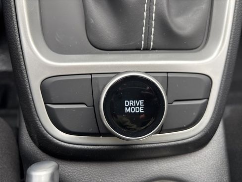 New 2025 Hyundai Venue SEL image 17