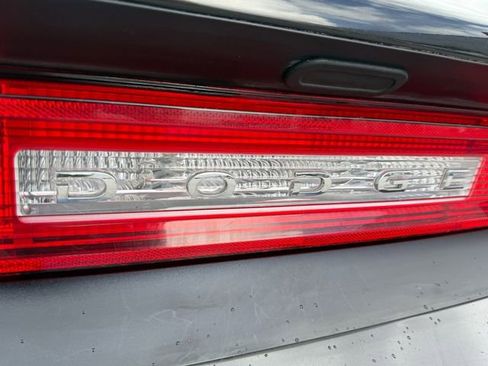 Used 2011 Dodge Challenger image 8
