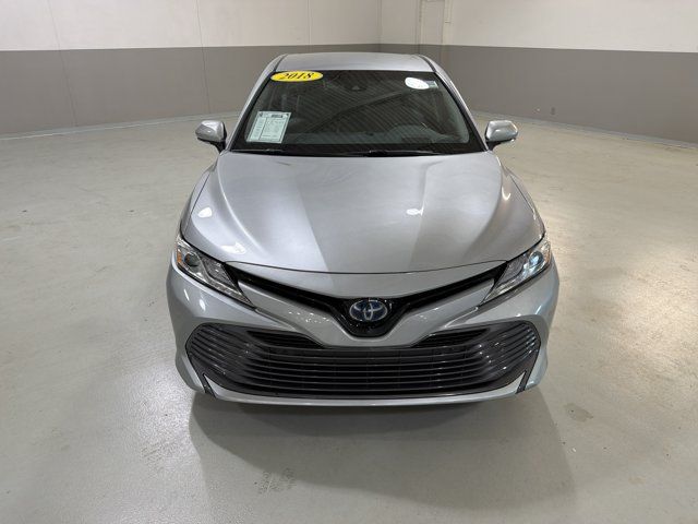 Used 2018 Toyota Camry XLE FWD image 3