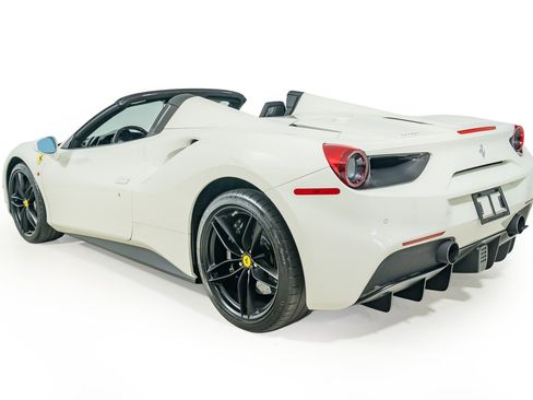 Used 2018 Ferrari 488 Spider RWD image 16