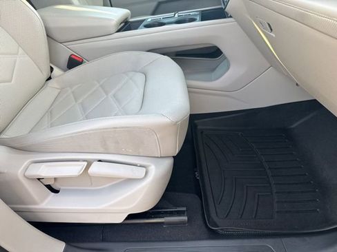 Used 2024 Volkswagen Atlas SE image 21