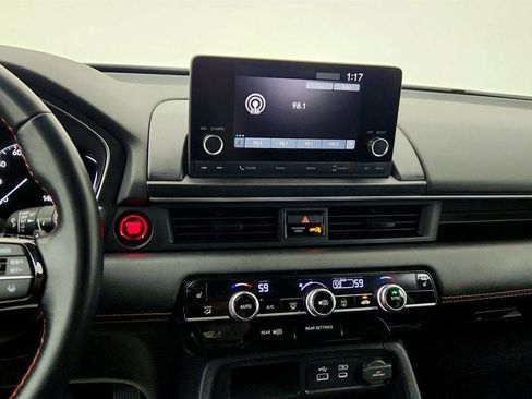 Used 2025 Honda Pilot Sport image 17