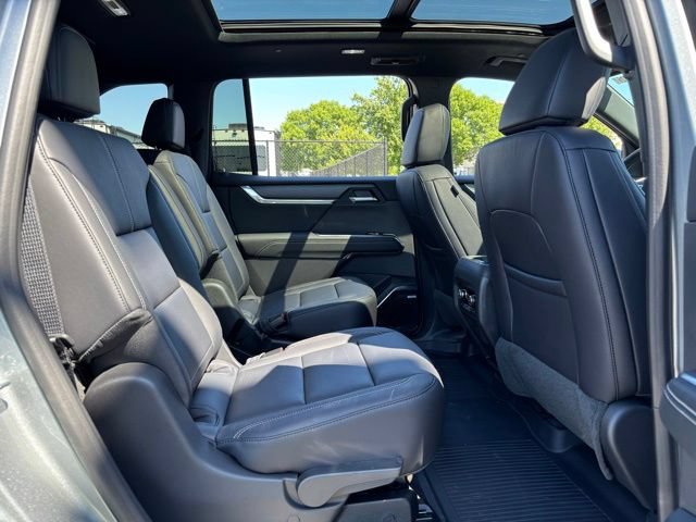 New 2026 GMC Acadia Elevation w/ Elevation Premium Package FWD image 39