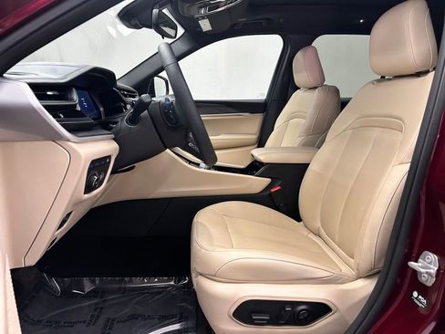 Used 2022 Jeep Grand Cherokee Limited 4xe image 16