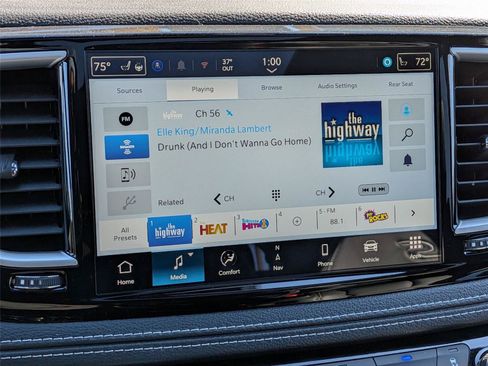 New 2026 Chrysler Pacifica Select AWD/4WD image 17