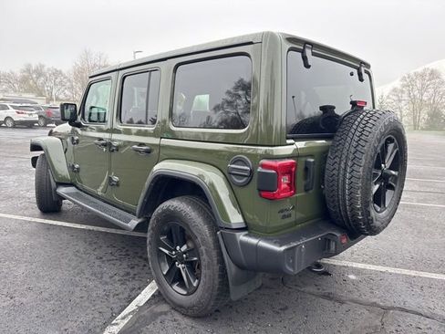 Used 2021 Jeep Wrangler Unlimited Sahara image 4
