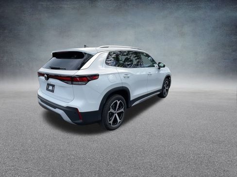 New 2025 Volkswagen Tiguan SE image 21