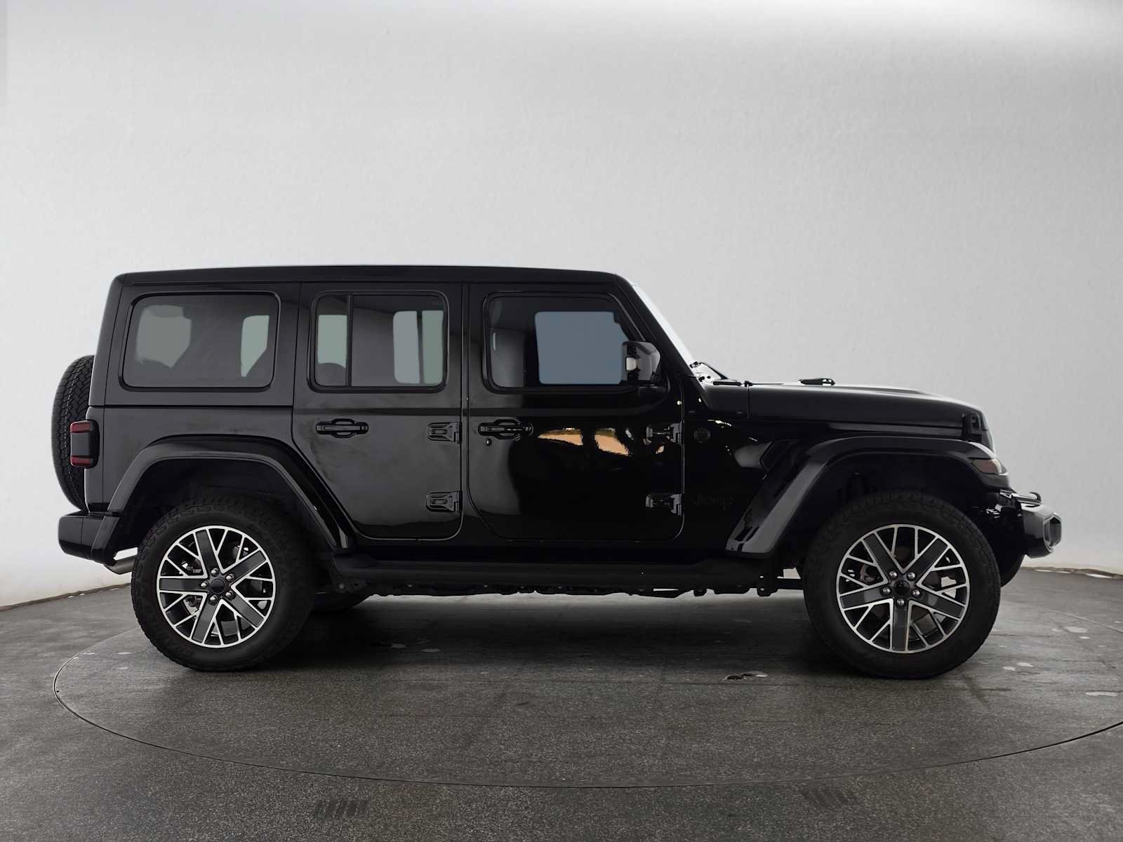 Used 2024 Jeep Wrangler High Altitude AWD/4WD image 2