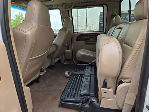 Used 2004 Ford F350 4x4 Crew Cab DRW Super Duty image 12