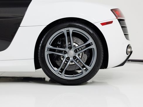 Used 2012 Audi R8 V10 AWD/4WD image 10