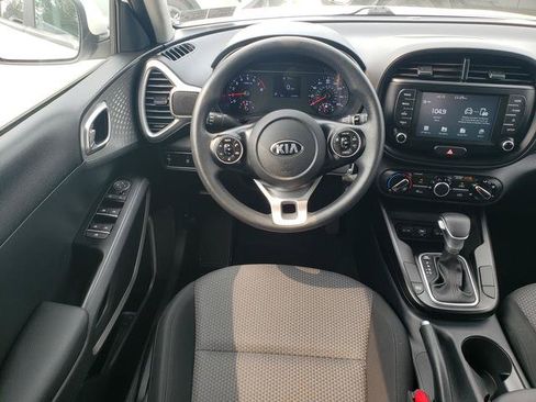 Used 2020 Kia Soul LX FWD image 15
