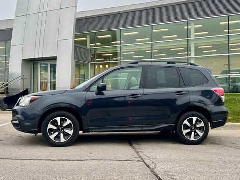 Used 2017 Subaru Forester 2.5i Premium image 2