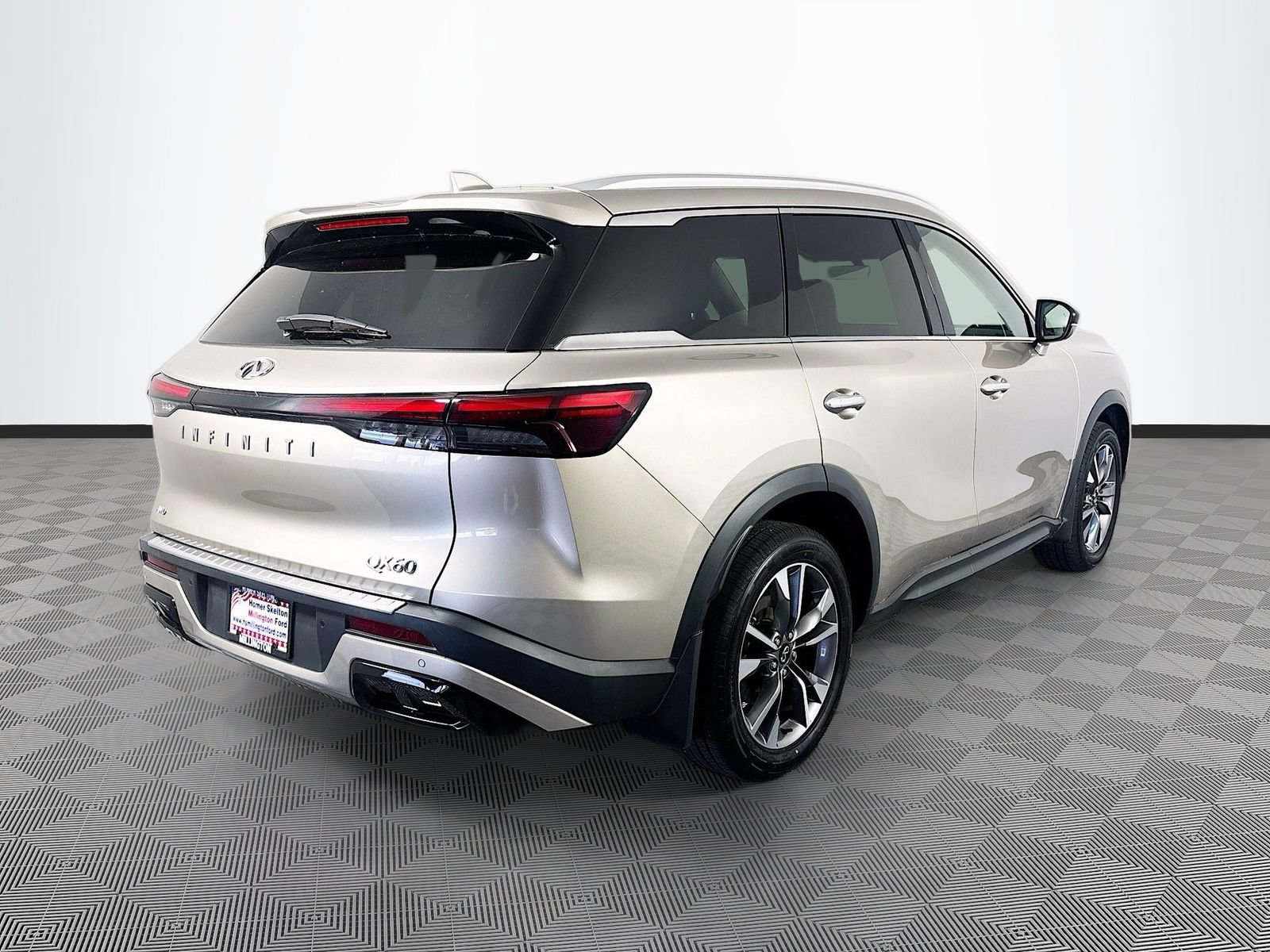 Used 2023 INFINITI QX60 Luxe w/ Cargo Package AWD/4WD image 7