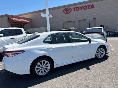 Used 2019 Toyota Camry LE w/ Convenience Package FWD image 8