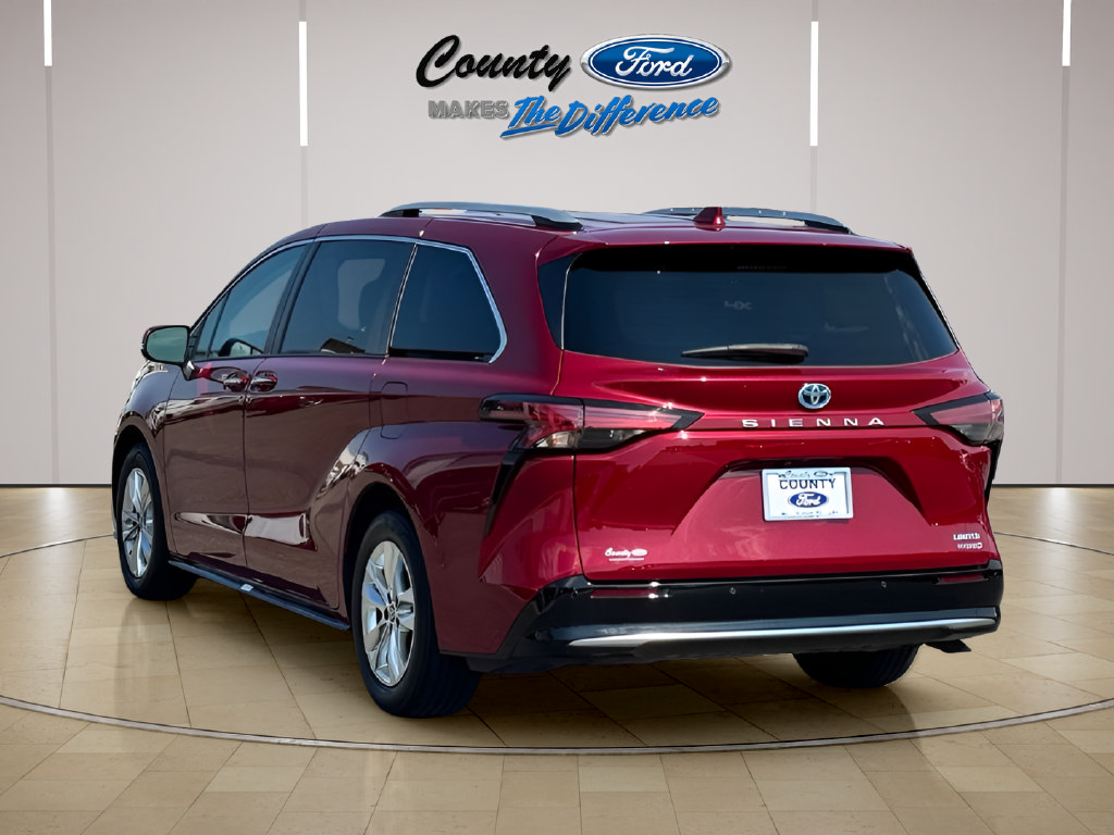 Used 2022 Toyota Sienna Limited FWD image 7
