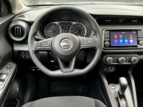New 2025 Nissan Kicks Play S image 15