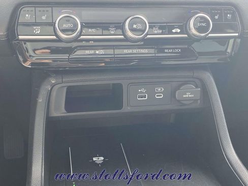 Used 2023 Honda Pilot Elite image 31