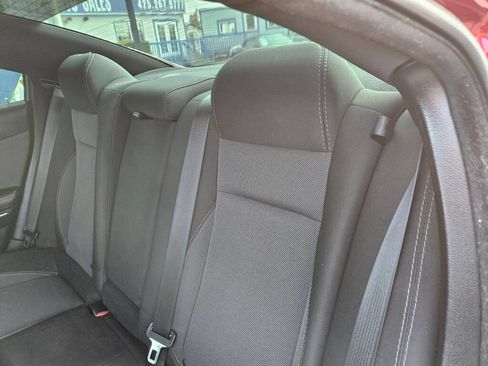 Used 2018 Dodge Charger SXT RWD image 12