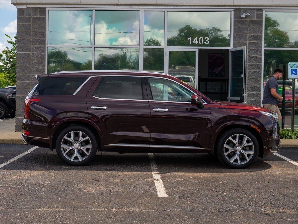 Used 2021 Hyundai Palisade Limited FWD image 2