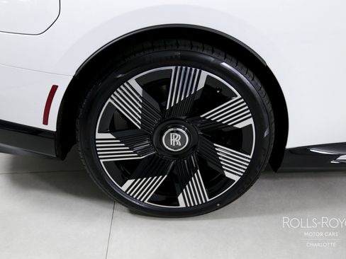 Used 2024 Rolls-Royce Spectre w/ Spectre Launch Package image 32