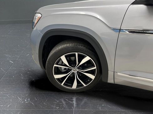 Used 2024 Volkswagen Atlas Cross Sport SEL Premium R-Line image 38