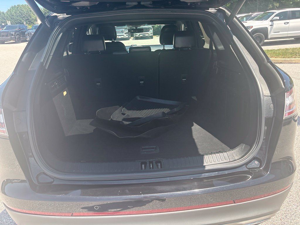 Used 2019 Lincoln Nautilus Select AWD/4WD image 7