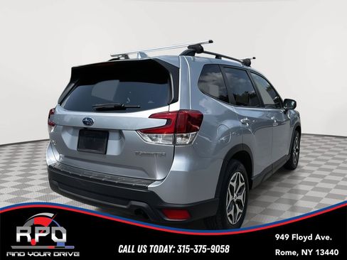 Used 2019 Subaru Forester Premium AWD/4WD image 5