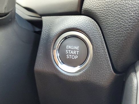 Used 2025 Toyota RAV4 XLE image 28