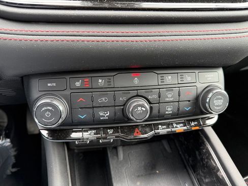 Used 2024 Dodge Durango R/T AWD/4WD image 7