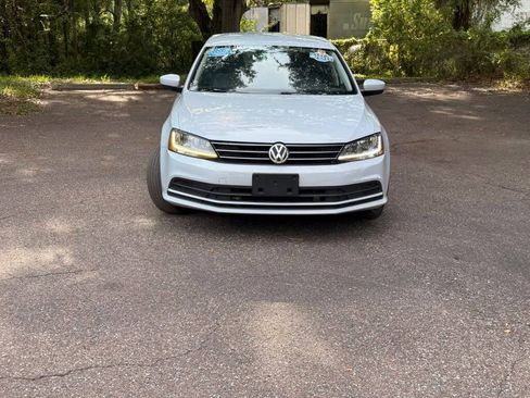 Used 2017 Volkswagen Jetta S FWD image 2