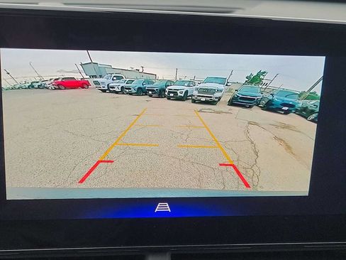 Used 2025 Chevrolet Trax LT FWD image 24