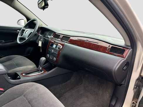 Used 2008 Chevrolet Impala LT image 24