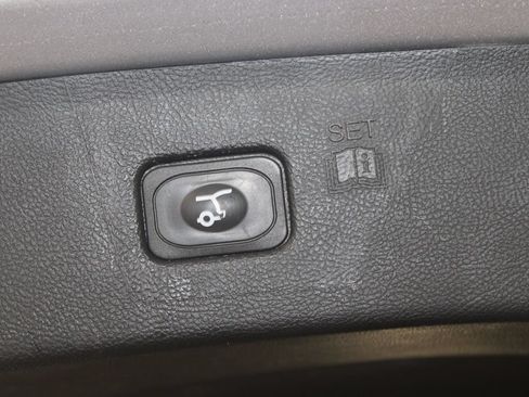 Used 2020 Ford Edge SEL w/ Convenience Package FWD image 14