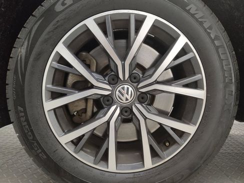 Used 2020 Volkswagen Tiguan SE w/ Panoramic Sunroof Package image 31