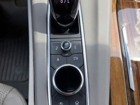 Used 2021 Cadillac Escalade Sport Platinum image 17