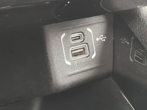 Certified 2024 Jeep Compass Limited image 29