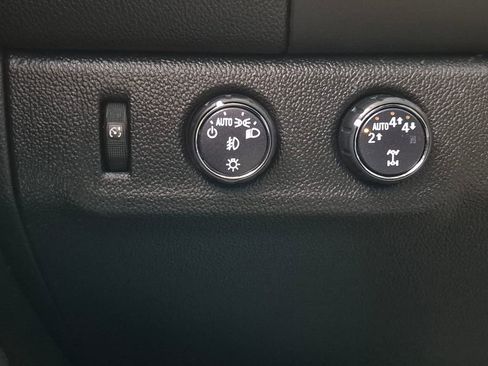 Used 2019 Chevrolet Colorado LT w/ Redline Special Edition AWD/4WD image 17