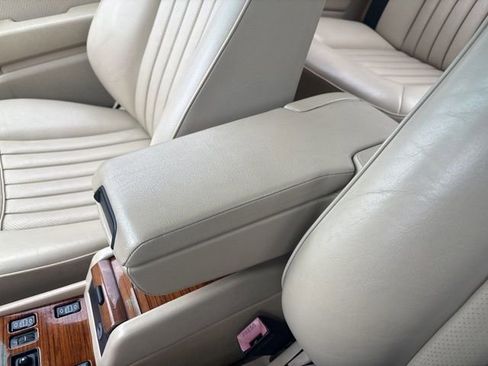 Used 1989 Mercedes-Benz 300 CE Coupe image 51