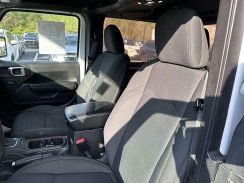 Used 2021 Jeep Wrangler Sport AWD/4WD image 15