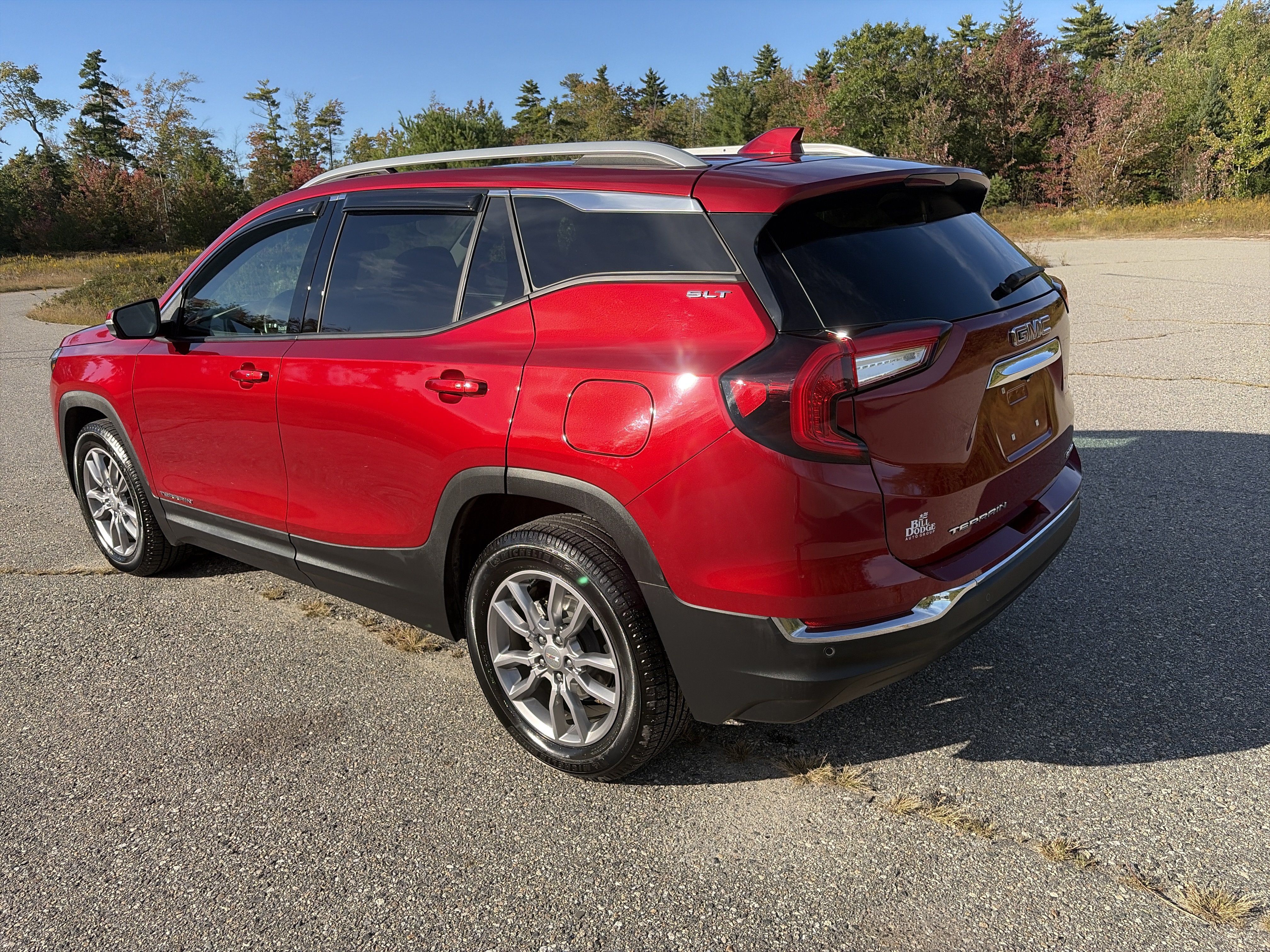 Used 2022 GMC Terrain SLT w/ Infotainment Package II AWD/4WD image 7