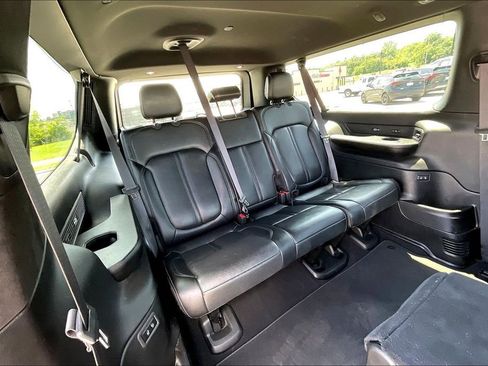 Used 2024 Jeep Wagoneer L Series II RWD image 29