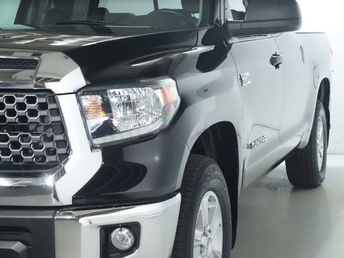 Used 2019 Toyota Tundra SR5 w/ SR5 Upgrade Package AWD/4WD image 4