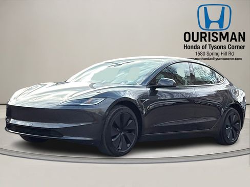 Used 2024 Tesla Model 3 Standard Range image 2