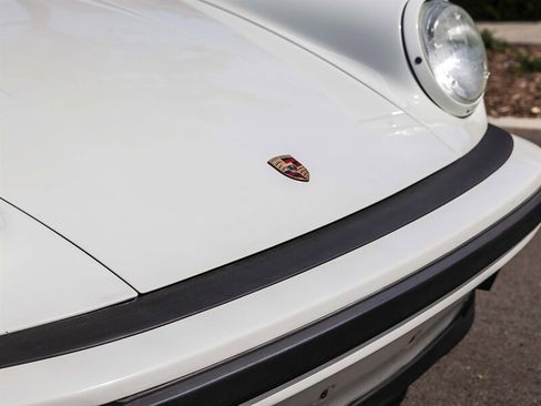 Used 1988 Porsche 911 Carrera RWD image 10