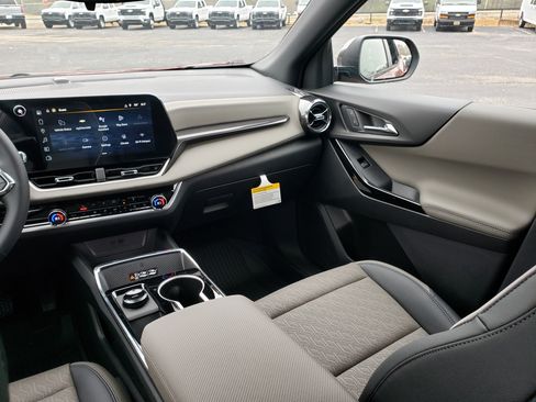 New 2026 Chevrolet Equinox LT w/ Convenience Package II image 34