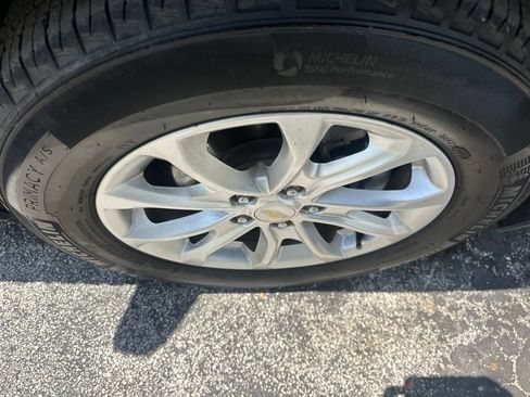 Used 2020 Chevrolet Equinox LS FWD image 15